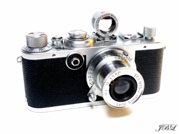 Retrouvez le mode d'emploi du Leica IF. Découvrez les fonctionnalités, réglages, et conseils pour maîtriser cet appareil photo professionnel.