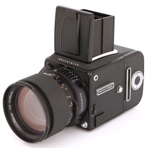 Retrouvez le mode d'emploi du Hasselblad 2000FCW. Découvrez les fonctionnalités, réglages, et conseils pour maîtriser cet appareil photo professionnel.