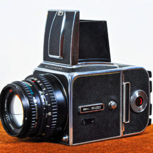 Retrouvez le mode d'emploi du Hasselblad 500C. Découvrez les fonctionnalités, réglages, et conseils pour maîtriser cet appareil photo professionnel.