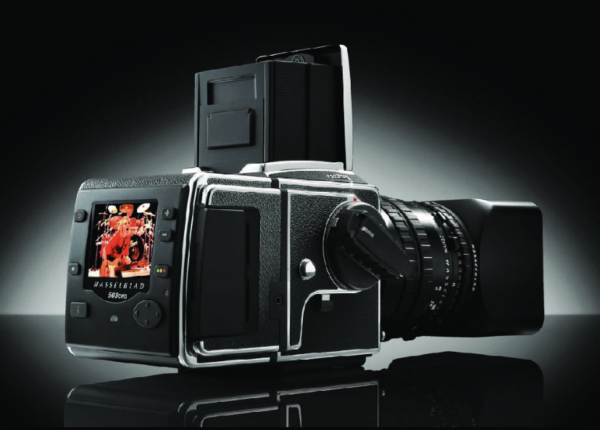 Retrouvez le mode d'emploi du Hasselblad 503CW-V10. Découvrez les fonctionnalités, réglages, et conseils pour maîtriser cet appareil photo professionnel.
