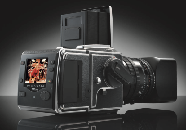 Retrouvez le mode d'emploi du Hasselblad 503CWD-V10. Découvrez les fonctionnalités, réglages, et conseils pour maîtriser cet appareil photo professionnel.