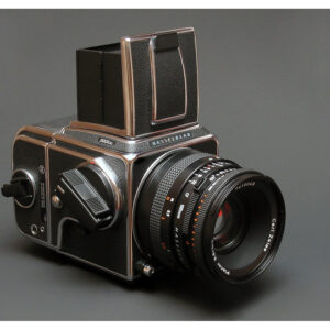 Retrouvez le mode d'emploi du Hasselblad 503CXI. Découvrez les fonctionnalités, réglages, et conseils pour maîtriser cet appareil photo professionnel.