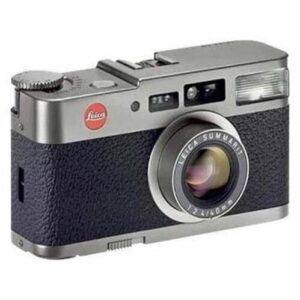 Retrouvez le mode d'emploi du Leica CM. Découvrez les fonctionnalités, réglages, et conseils pour maîtriser cet appareil photo professionnel.