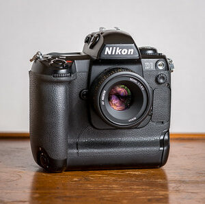 Retrouvez le mode d’emploi du Nikon D1. Découvrez les fonctionnalités, réglages, et conseils pour maîtriser cet appareil photo professionnel.