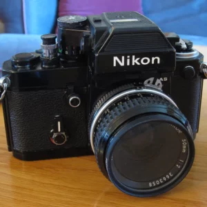 Retrouvez le mode d’emploi du Nikon F2AS. Découvrez les fonctionnalités, réglages, et conseils pour maîtriser cet appareil photo professionnel.
