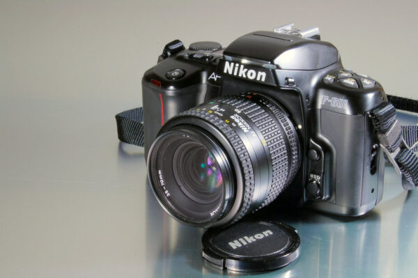 Retrouvez le mode d’emploi du Nikon F601AF. Découvrez les fonctionnalités, réglages, et conseils pour maîtriser cet appareil photo professionnel.