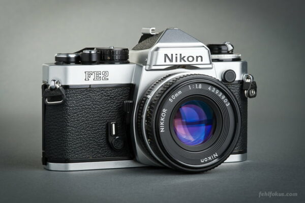 Retrouvez le mode d’emploi du Nikon FE2. Découvrez les fonctionnalités, réglages, et conseils pour maîtriser cet appareil photo professionnel.