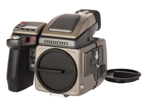 Retrouvez le mode d'emploi du Hasselblad H2F. Découvrez les fonctionnalités, réglages, et conseils pour maîtriser cet appareil photo professionnel.