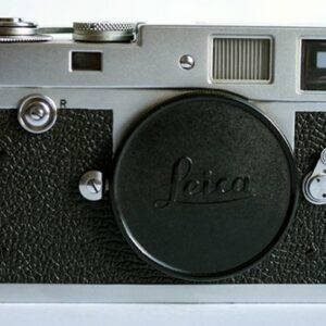 Retrouvez le mode d'emploi du Leica M2. Découvrez les fonctionnalités, réglages, et conseils pour maîtriser cet appareil photo professionnel.