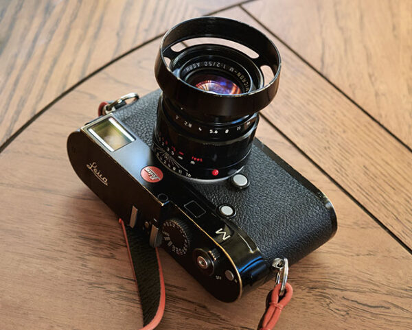 Retrouvez la notice du Leica M240. Découvrez les fonctionnalités, réglages, et conseils pour maîtriser cet appareil photo professionnel.