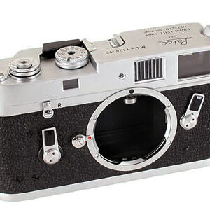 Retrouvez le mode d'emploi du Leica M4. Découvrez les fonctionnalités, réglages, et conseils pour maîtriser cet appareil photo professionnel.