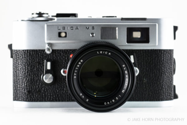 Retrouvez le mode d'emploi du Leica M5. Découvrez les fonctionnalités, réglages, et conseils pour maîtriser cet appareil photo professionnel.