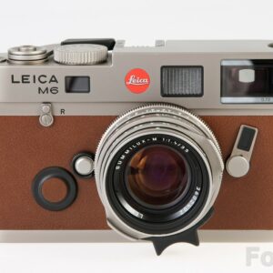 Retrouvez le mode d'emploi du Leica M6-TTL. Découvrez les fonctionnalités, réglages, et conseils pour maîtriser cet appareil photo professionnel.
