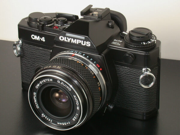 Retrouvez le mode d’emploi du Olympus OM-4. Découvrez les fonctionnalités, réglages, et conseils pour maîtriser ce matériel.