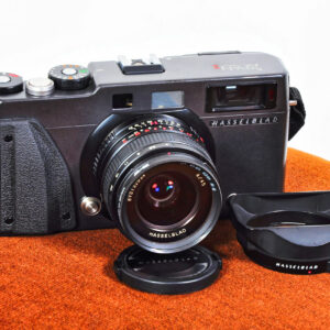 Retrouvez le mode d'emploi du Hasselblad XPAN-II. Découvrez les fonctionnalités, réglages, et conseils pour maîtriser cet appareil photo professionnel.